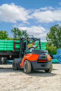 9FBZ70U-Large-ElectricForklift.jpg